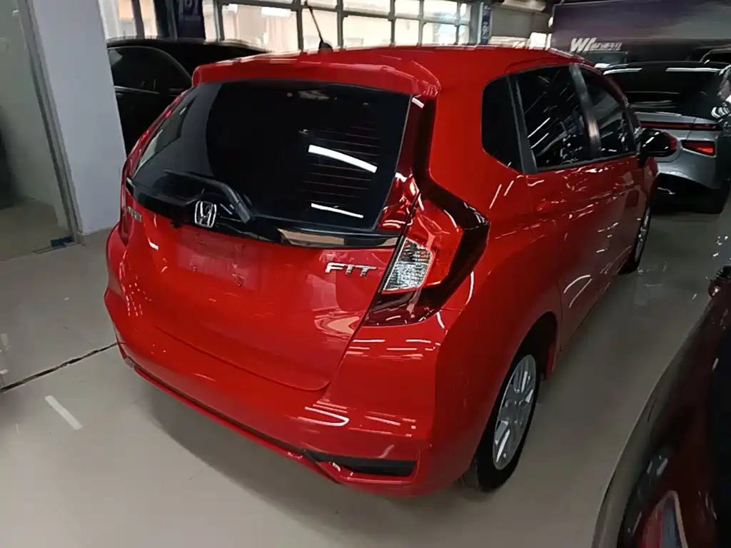 Honda Fit — миниатюра 7