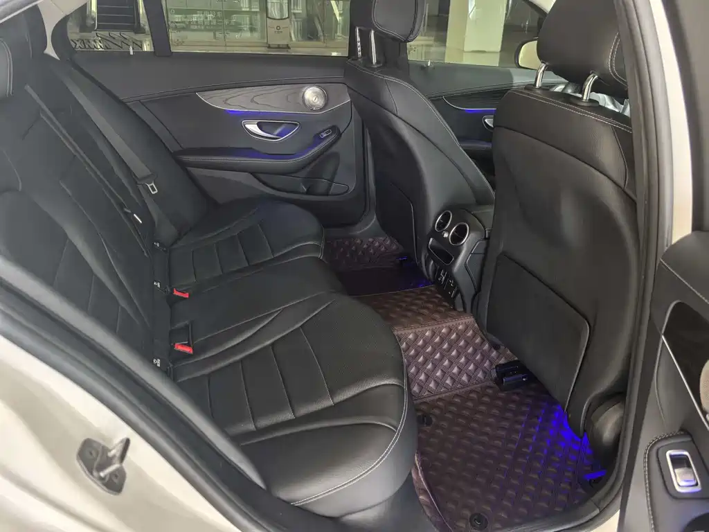 Mercedes-Benz C-Class — миниатюра 14
