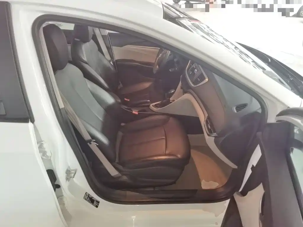 Buick Excelle — миниатюра 25