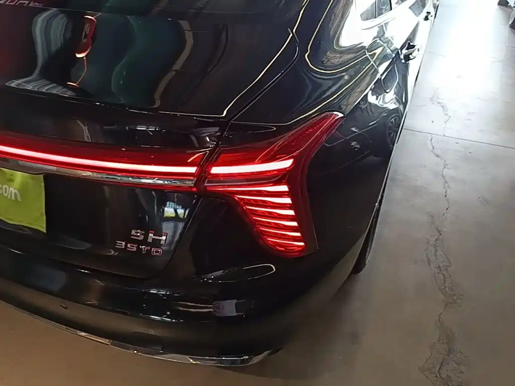 Hongqi Hongqi H5 — миниатюра 8