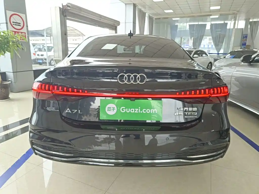 Audi A7L — миниатюра 6