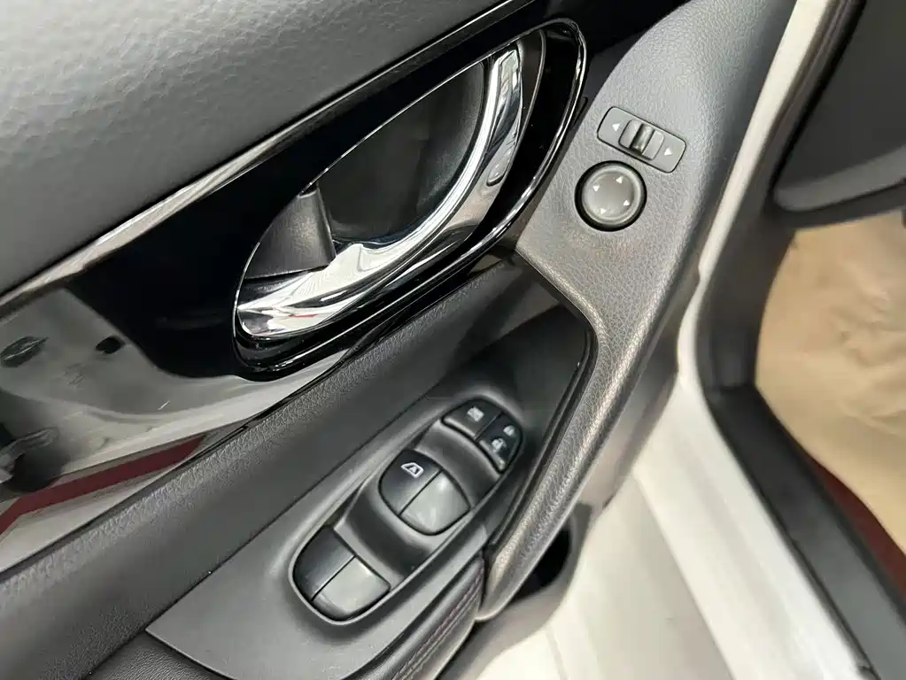 Nissan Qashqai — миниатюра 16