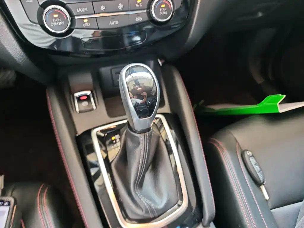 Nissan Qashqai — миниатюра 14