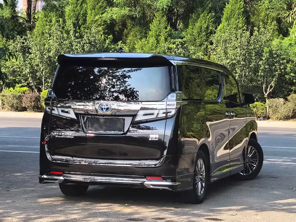 Toyota Vellfire — миниатюра 6