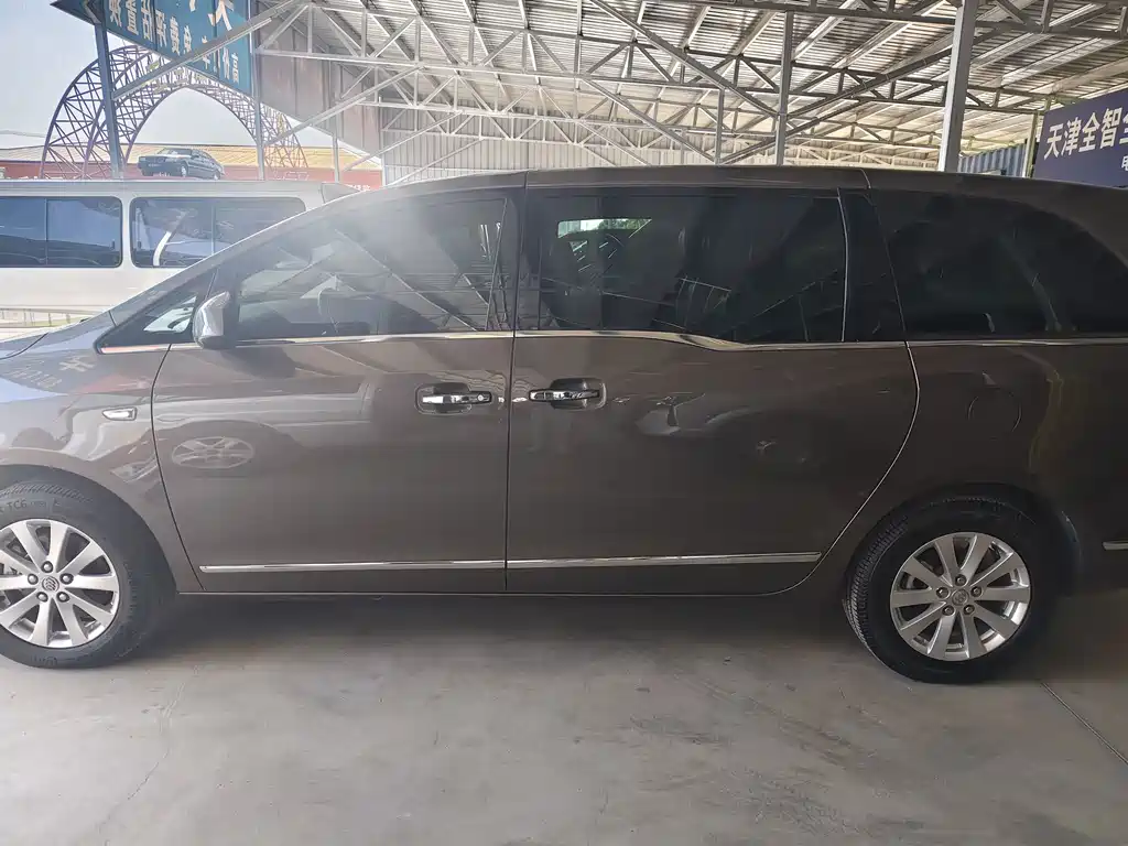 Buick GL8 — миниатюра 5