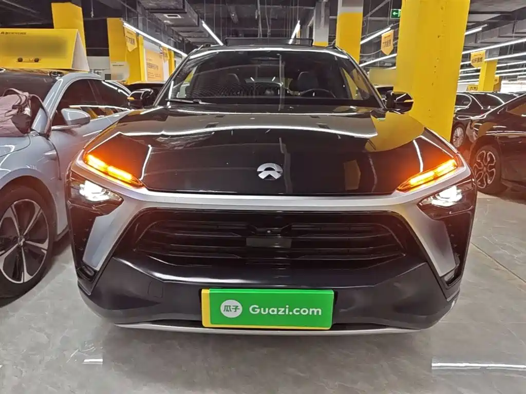 NIO ES8 2020 580KM мест