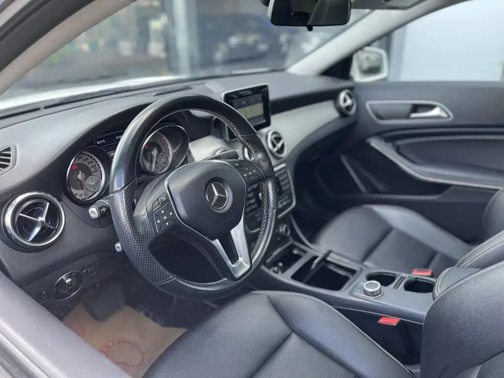 Mercedes-Benz GLA — миниатюра 9