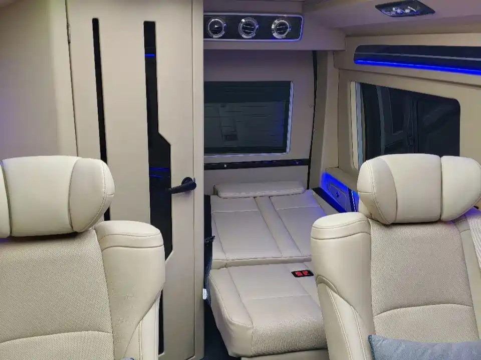 Toyota Hiace — миниатюра 12