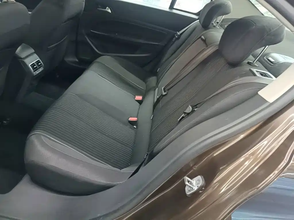 Peugeot 408 — миниатюра 17