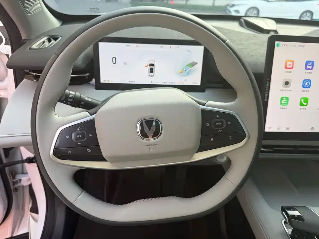 Changan UNI-Z New Energy — миниатюра 6