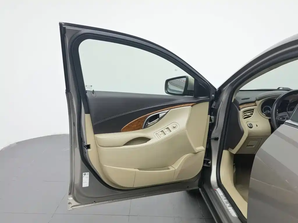 Buick LaCrosse — миниатюра 8