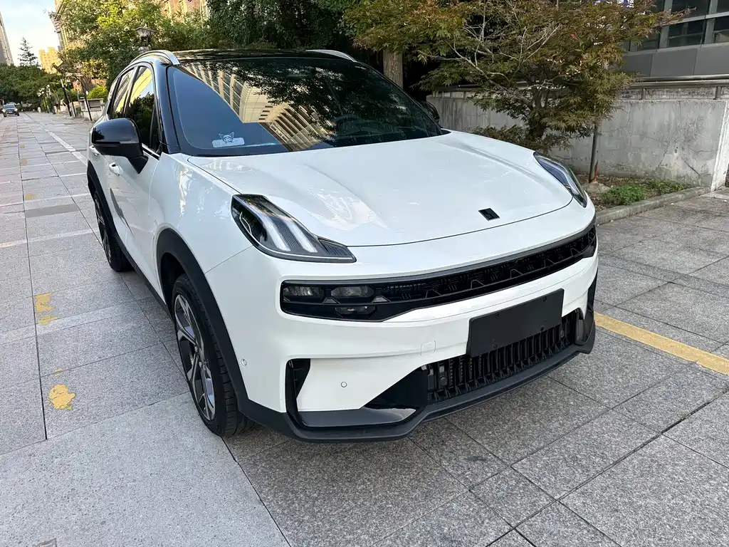 Lynk & Co 06 — миниатюра 3