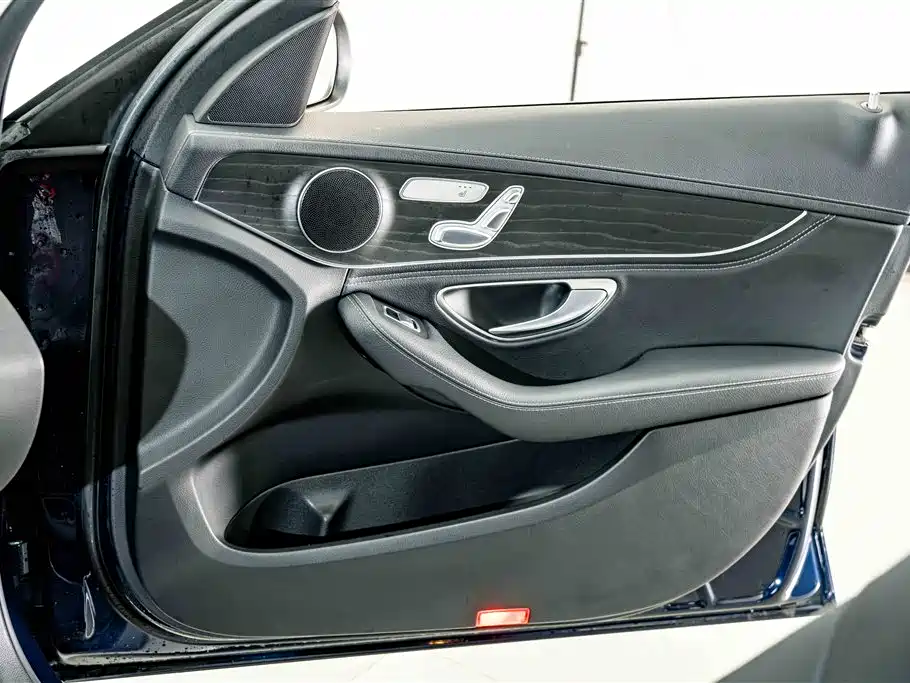 Mercedes-Benz C-Class — миниатюра 15