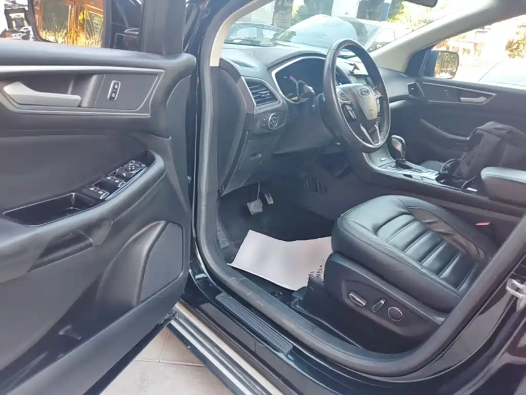 Ford Edge — миниатюра 16