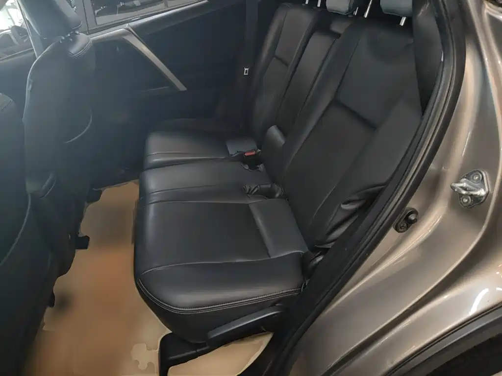 Toyota RAV4 — миниатюра 17