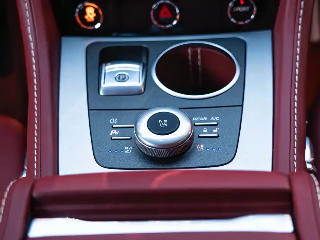 Aston Martin Rapide — миниатюра 21