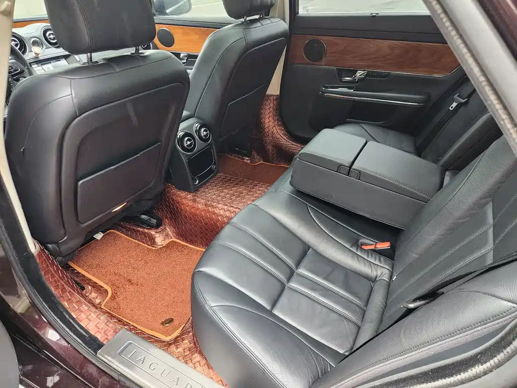 Jaguar XJ — миниатюра 14