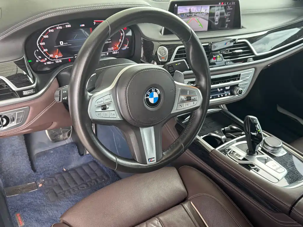 BMW 7 Series — миниатюра 15
