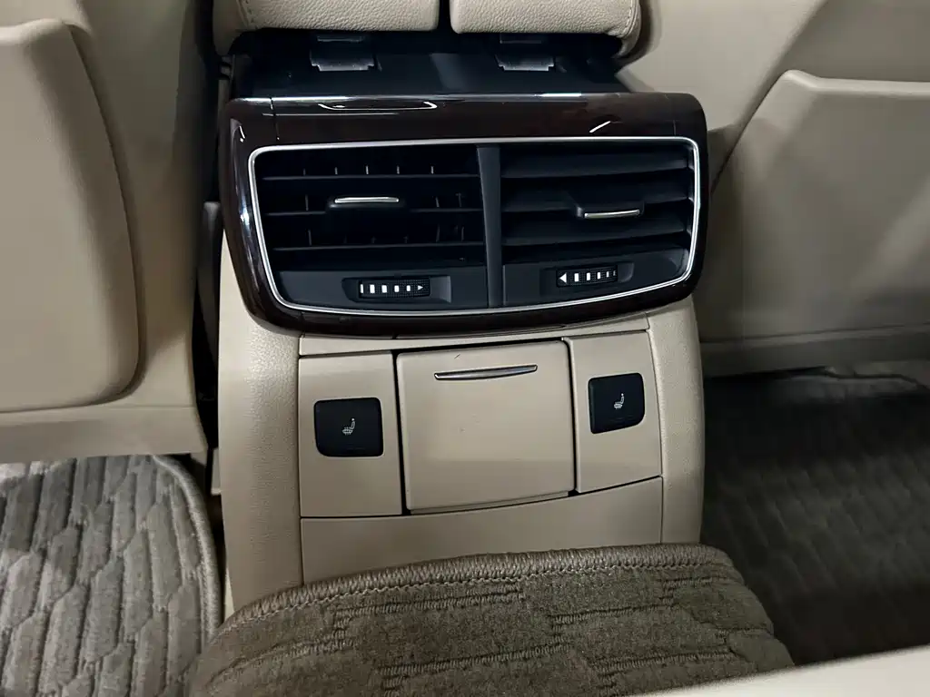 Audi A8 — миниатюра 6
