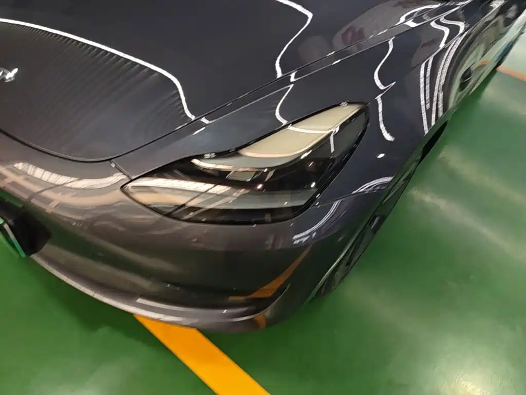 Tesla Model 3 — миниатюра 24