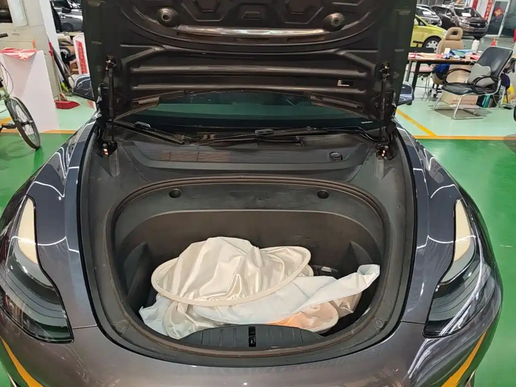 Tesla Model 3 — миниатюра 20