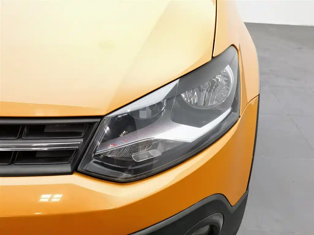 Volkswagen Polo 2012 1.6L Cross Polo AT