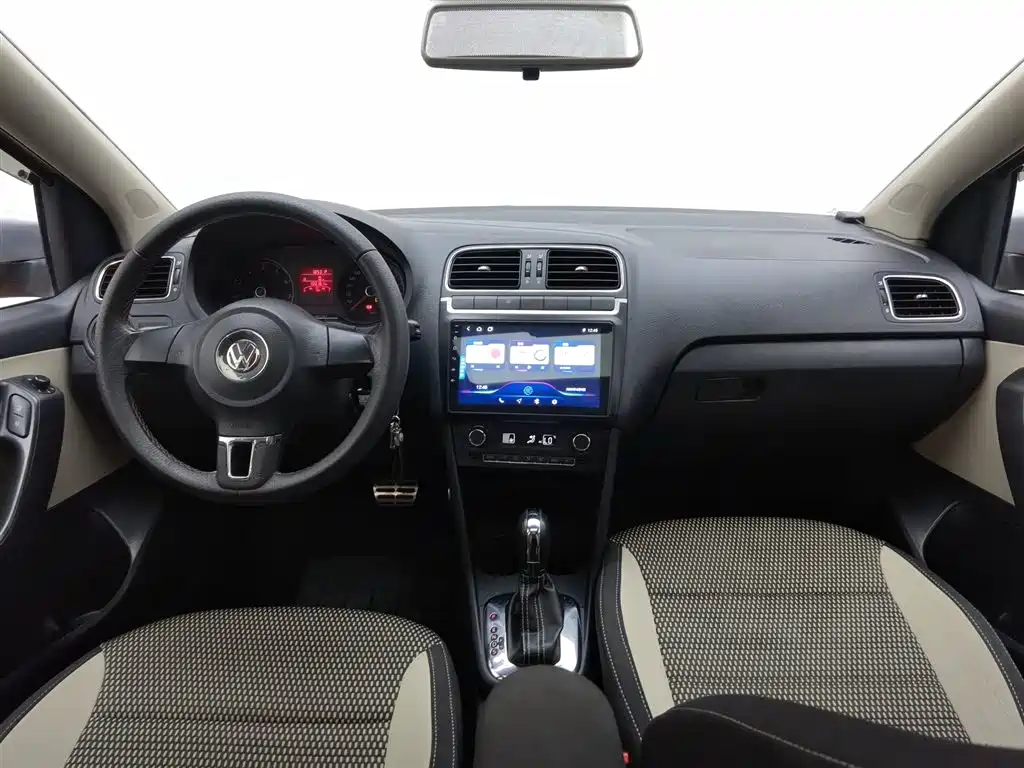 Volkswagen Polo 2012 1.6L Cross Polo AT