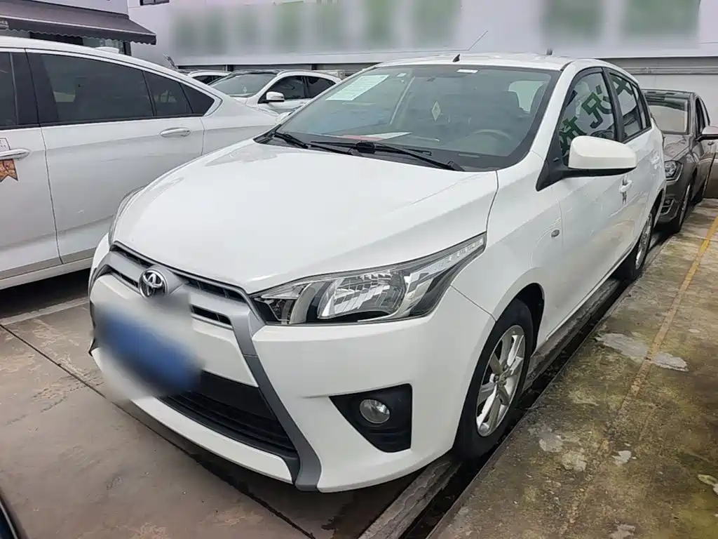 Toyota Yaris L — миниатюра 2