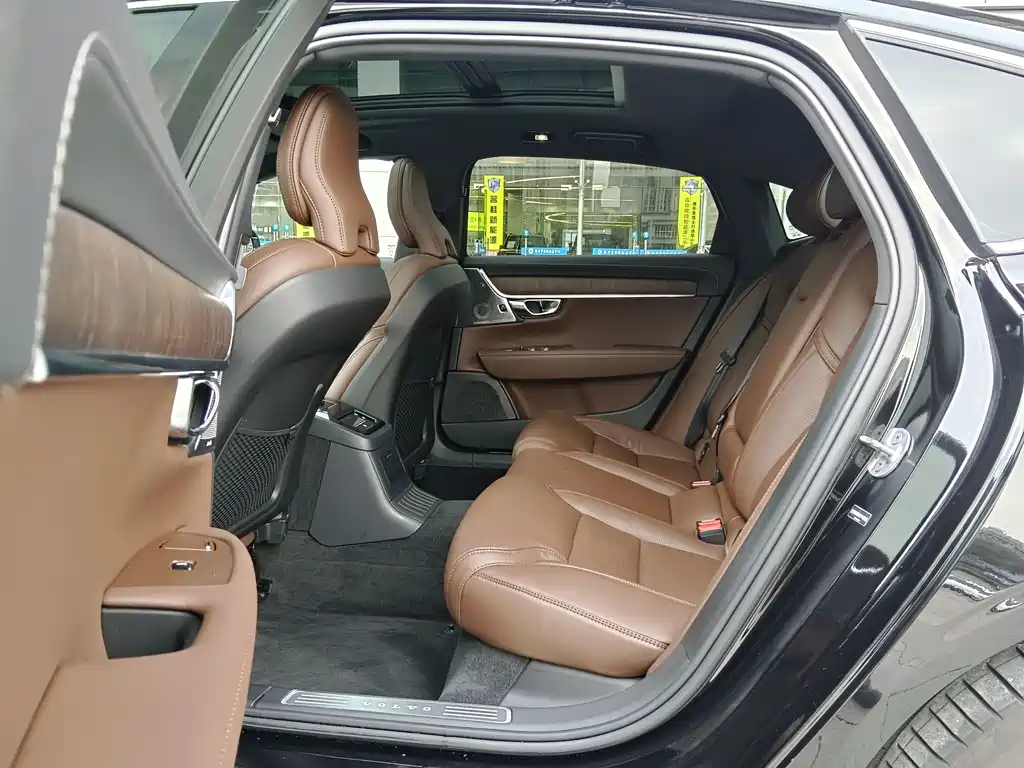 VOLVO S90 PLUG IN HYBRID