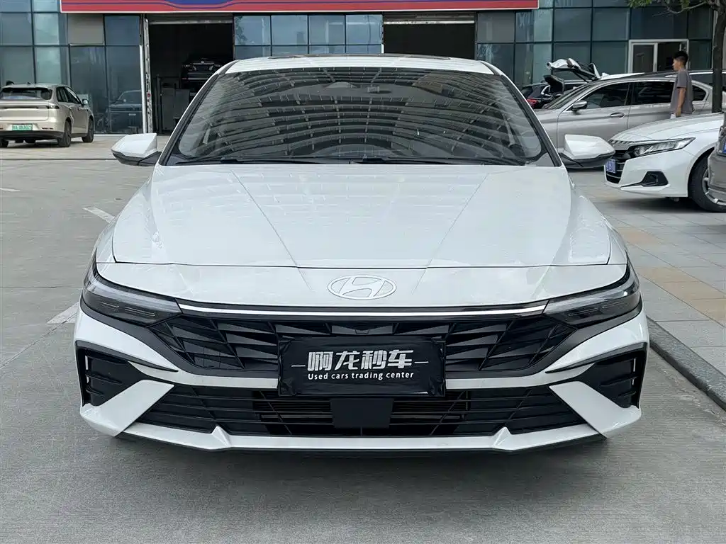Hyundai Elantra — миниатюра 2