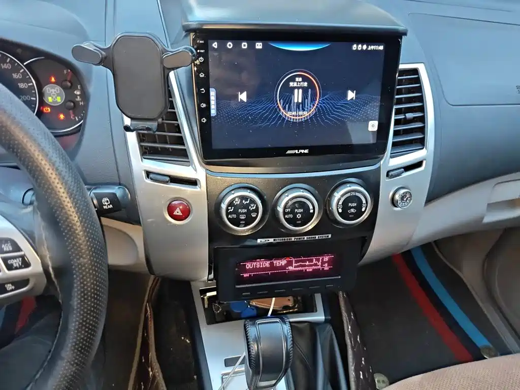Mitsubishi Pajero Sport — миниатюра 14