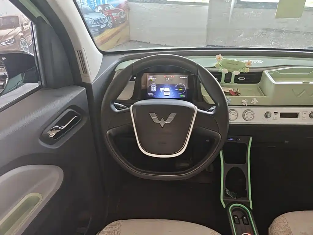 Wuling MINIEV — миниатюра 11