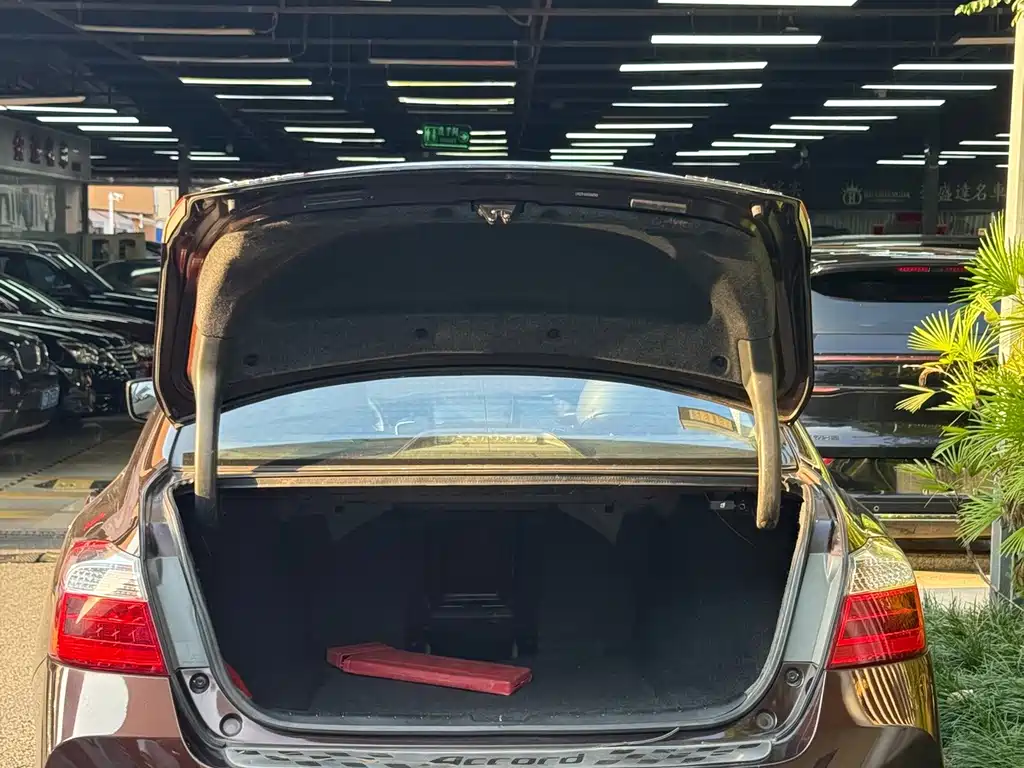 Honda Accord — миниатюра 7