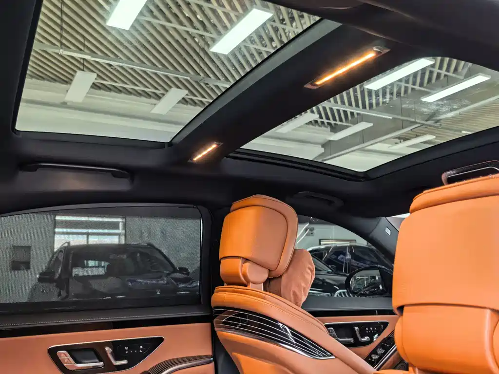 Mercedes-Benz S-Class — миниатюра 12