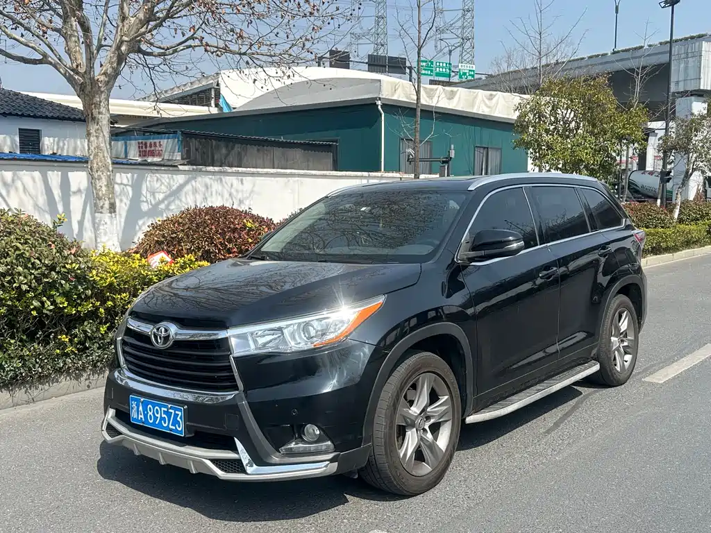 TOYOTA HIGHLANDER