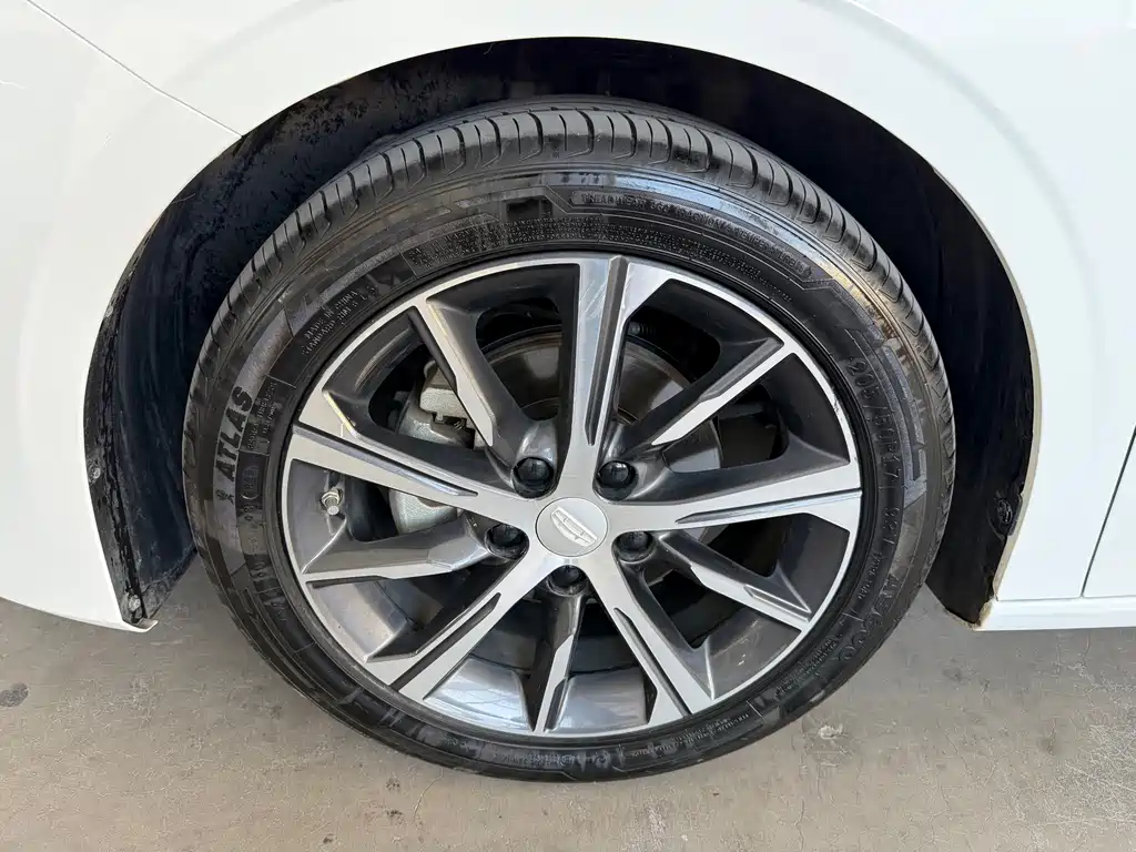Geely Emgrand — миниатюра 5