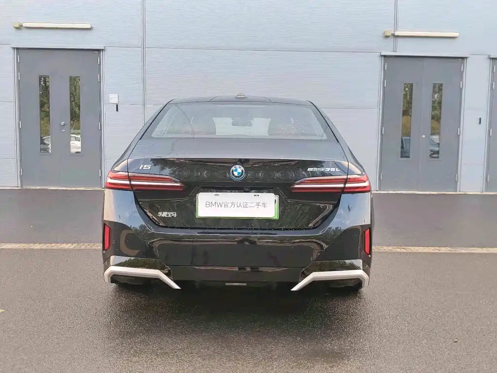 BMW i5 — миниатюра 11