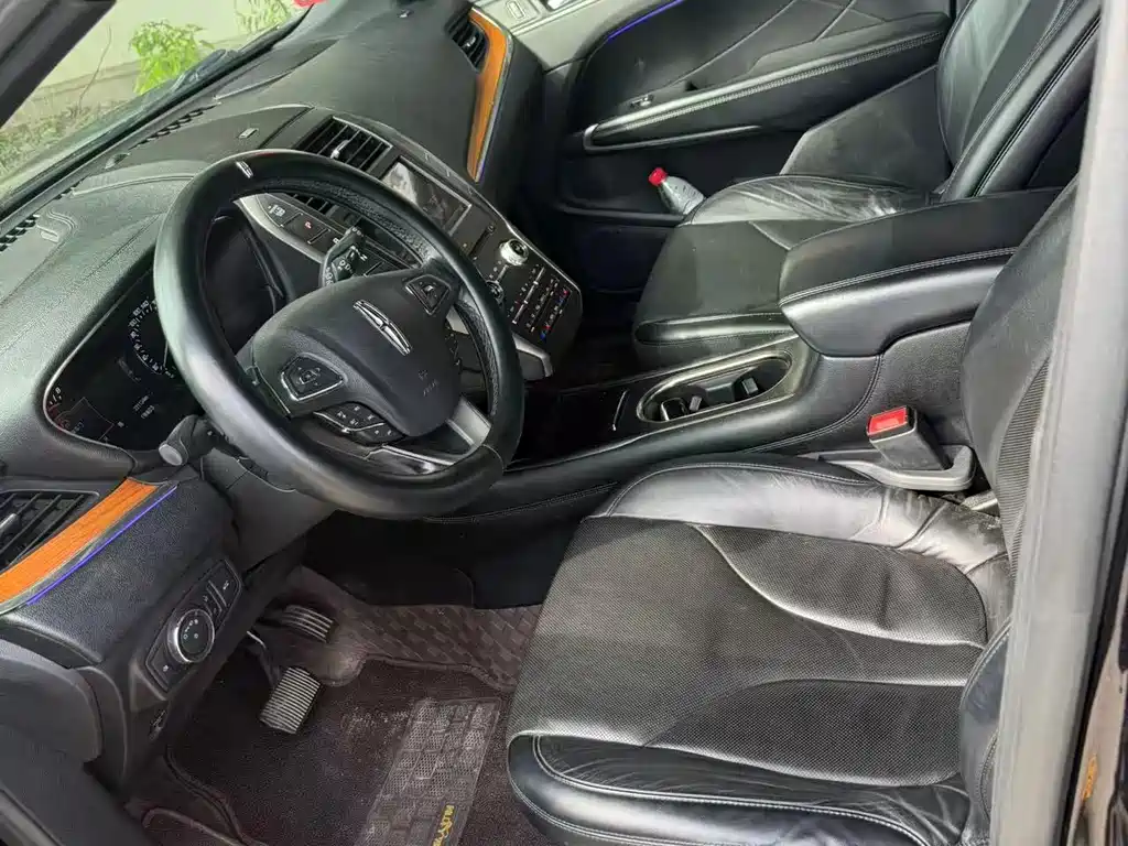Lincoln MKC — миниатюра 6