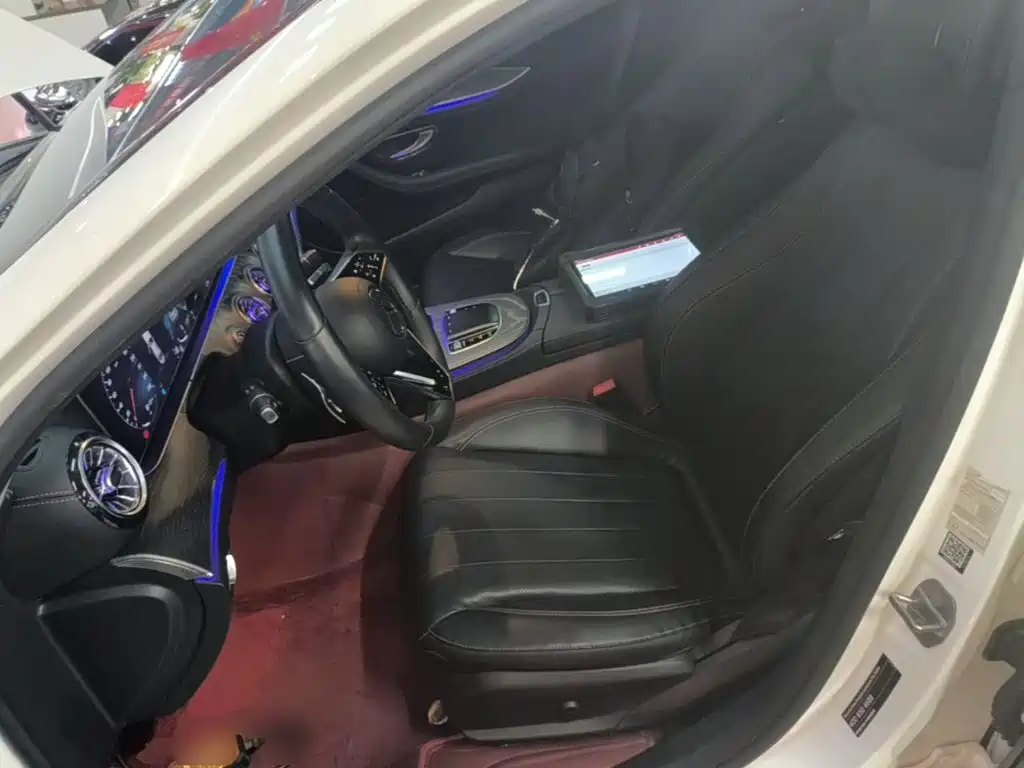 Mercedes-Benz E-Class — миниатюра 15