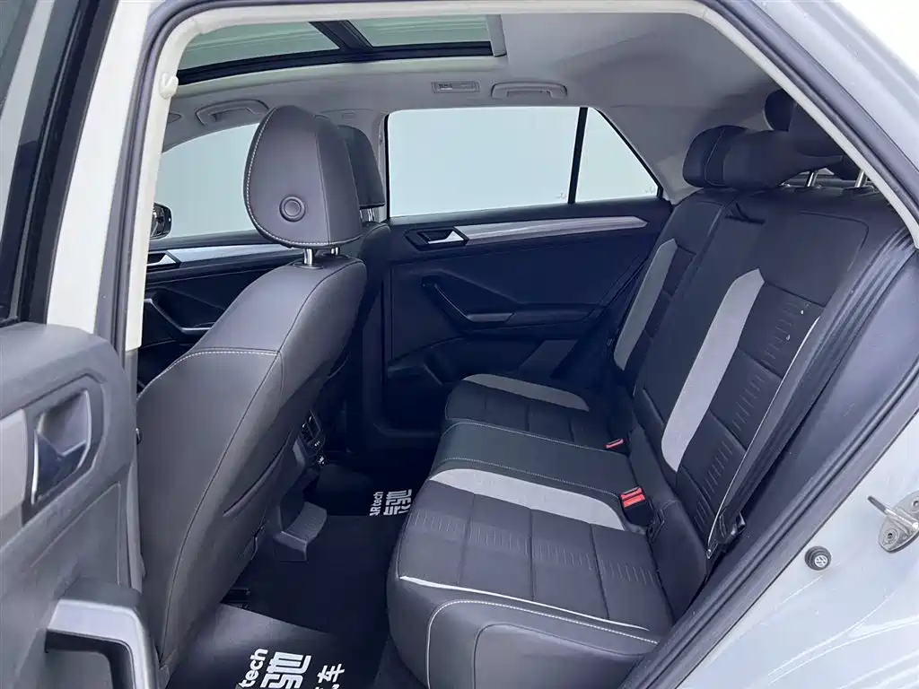 VOLKSWAGEN T ROC EXPLORING SONGS