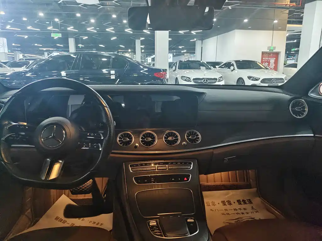Mercedes-Benz E-Class — миниатюра 16