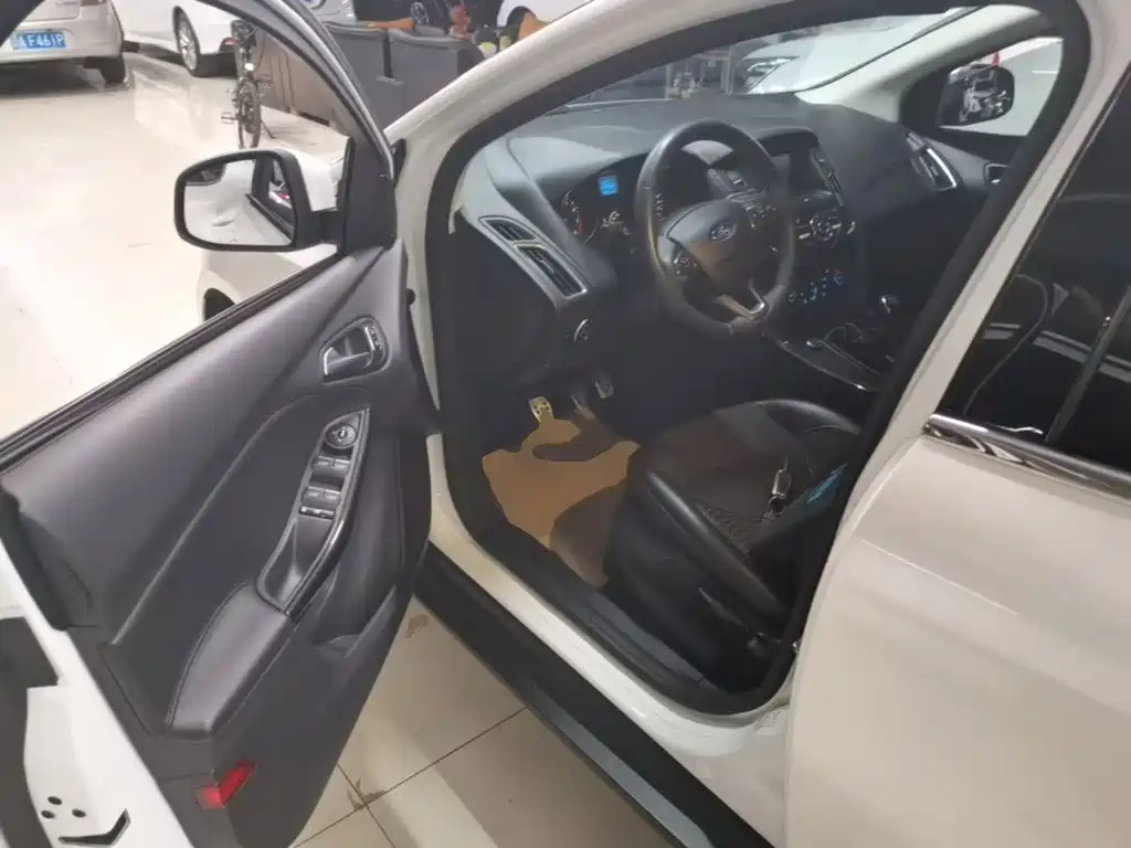 Ford Focus — миниатюра 16