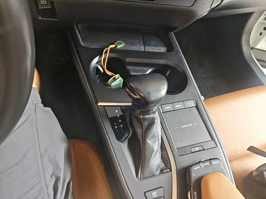 Lexus UX — миниатюра 14