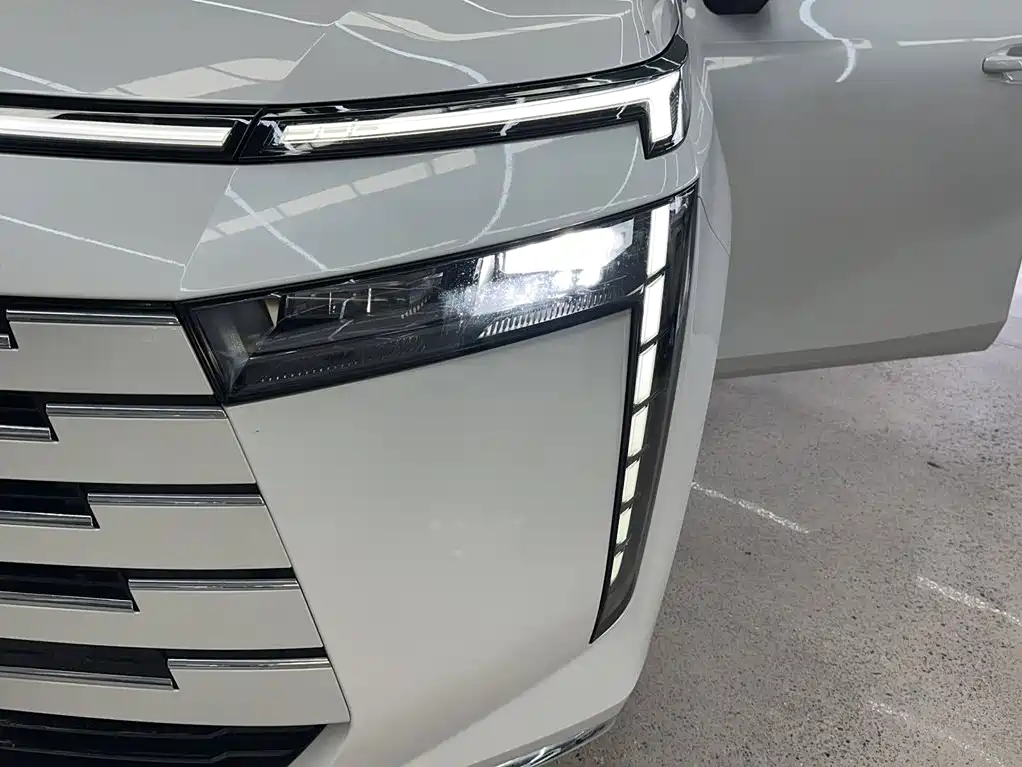 GAC Motor Trumpchi E8 PHEV — миниатюра 14