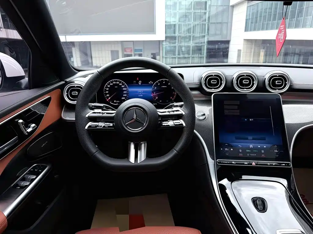 Mercedes-Benz C-Class — миниатюра 6