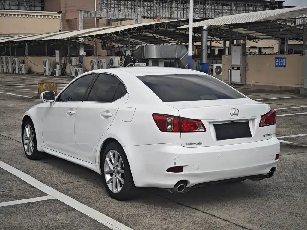 Lexus IS — миниатюра 5