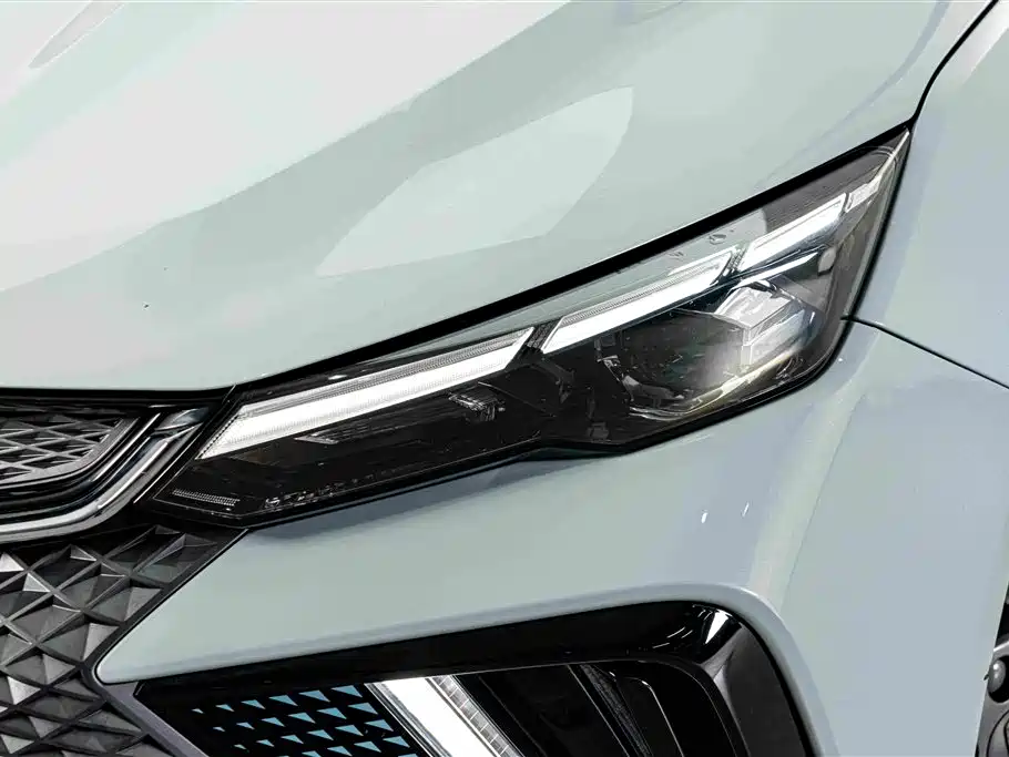 Geely L HiP — миниатюра 4