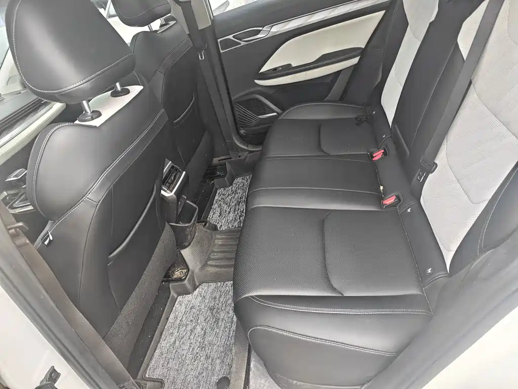 Geely Emgrand L — миниатюра 5