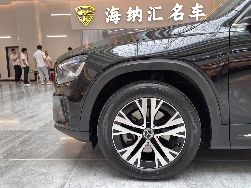 Mercedes-Benz GLB — миниатюра 16