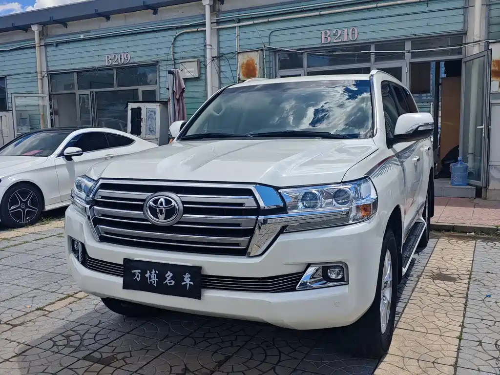 Toyota Land Cruiser 2019 4.6L GX-R